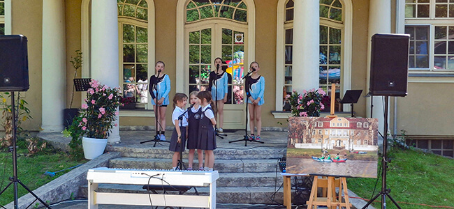 wystep artystyczny piknik montessori