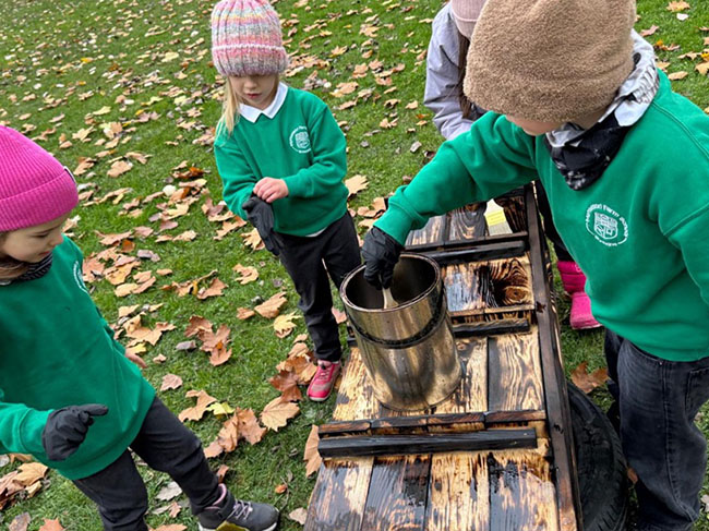 impregnacja gniazd dla niosek pokostem