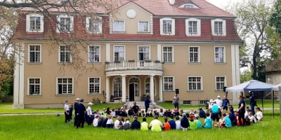 Family picnic at the new Montessori school - Brzezina Palace